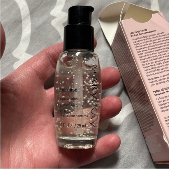 Mary Kay timewise night solution for dry to oily skin - Picture 5 of 6